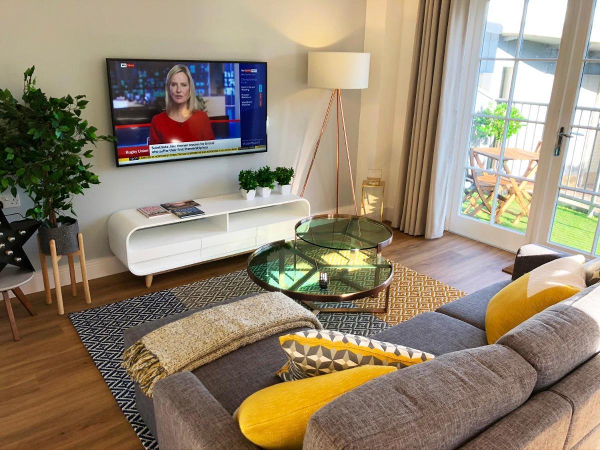 Parkside Penthouse Appartamento Yeovil Esterno foto