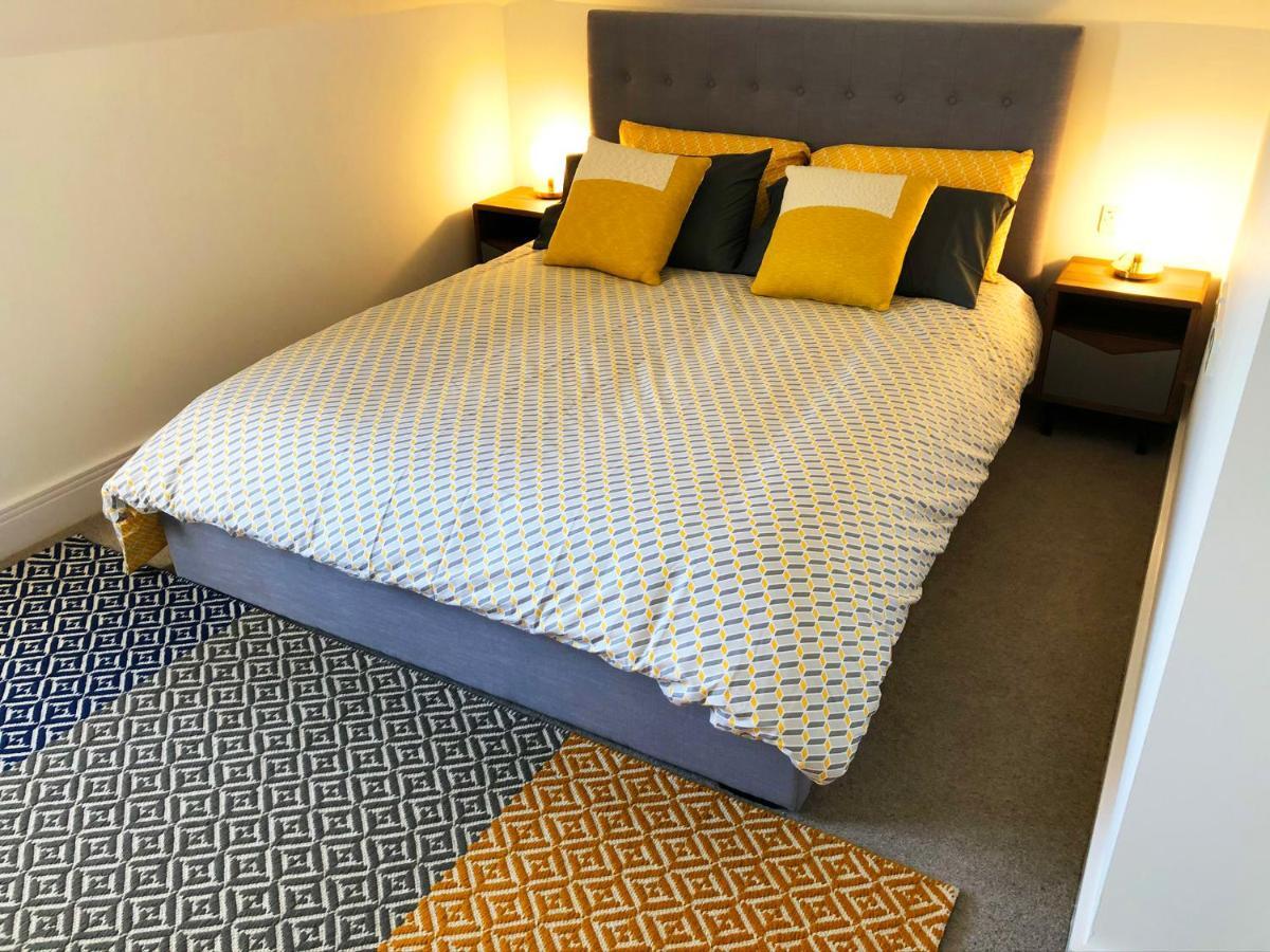 Parkside Penthouse Appartamento Yeovil Esterno foto