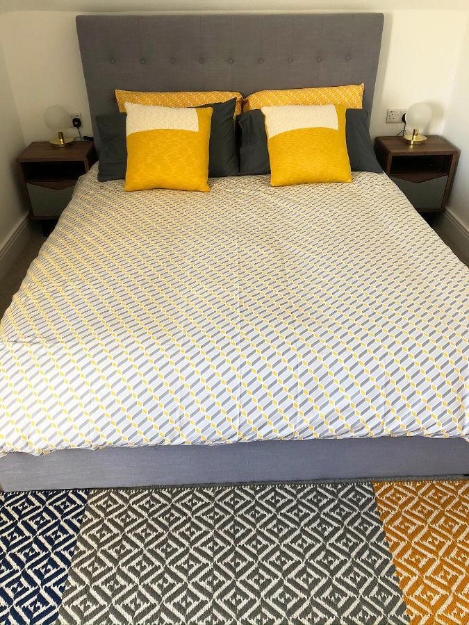 Parkside Penthouse Appartamento Yeovil Esterno foto
