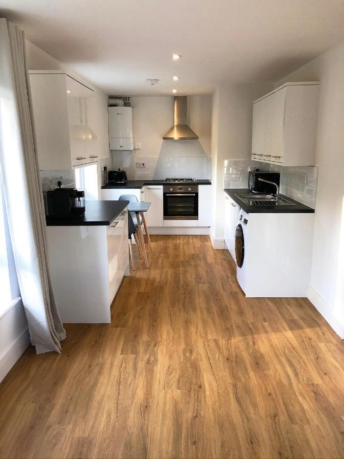 Parkside Penthouse Appartamento Yeovil Esterno foto